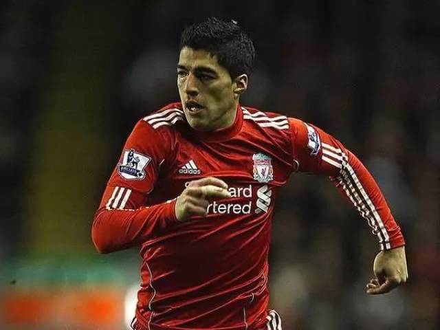 九游体育-科维托娃意外战胜皇家马德里，大比分获胜引爆全场！