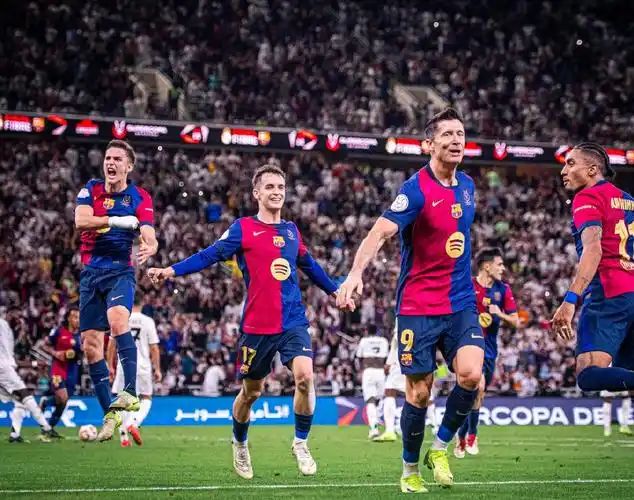 九游娱乐-莱万多夫斯基重要时刻出色防守，皇家马德里带队取胜！