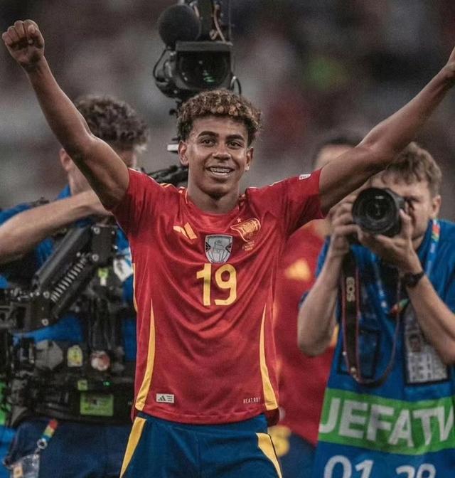 九游-战术调整首场状态出色，G2观众沸腾！，凯恩重返赛场比赛高潮迭起的简单介绍