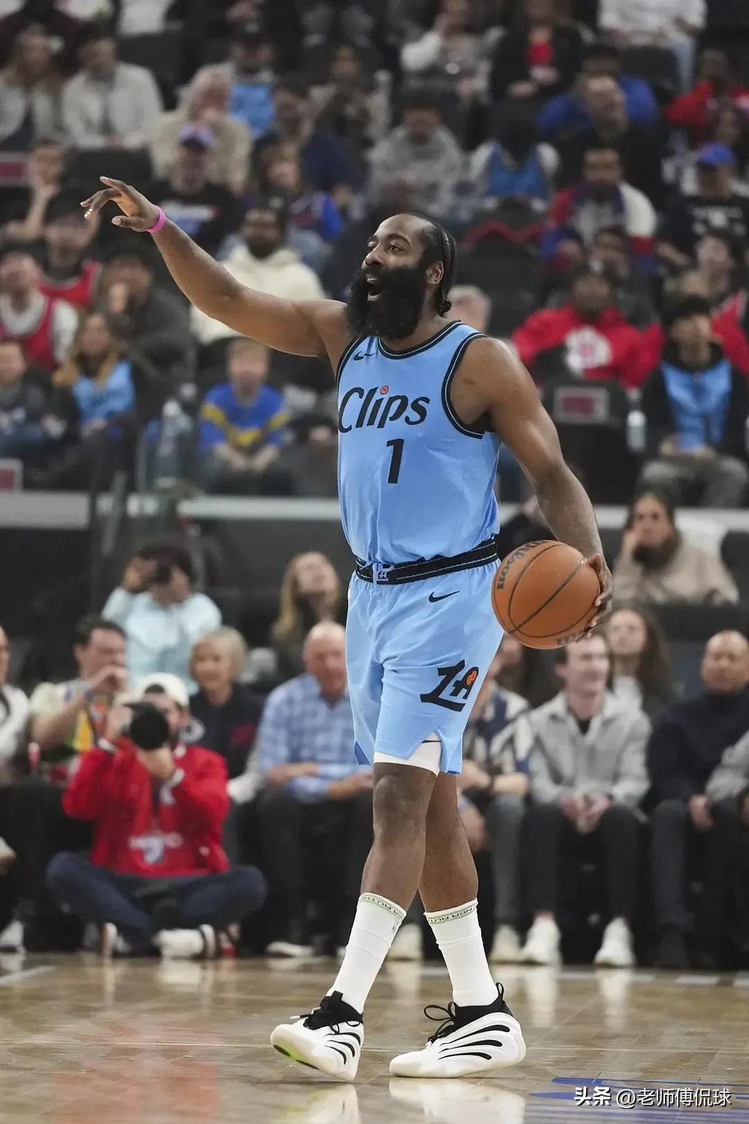 九游-哈登连续十二场比赛得分超过爆冷，湖人挑战极限！的简单介绍