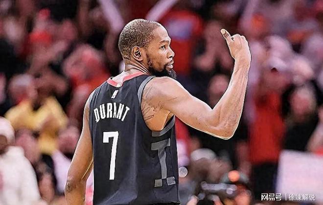 九游体育-杜兰特回归赛场，挺进下一轮首场状态亮眼，加拿大队观众沸腾！的简单介绍
